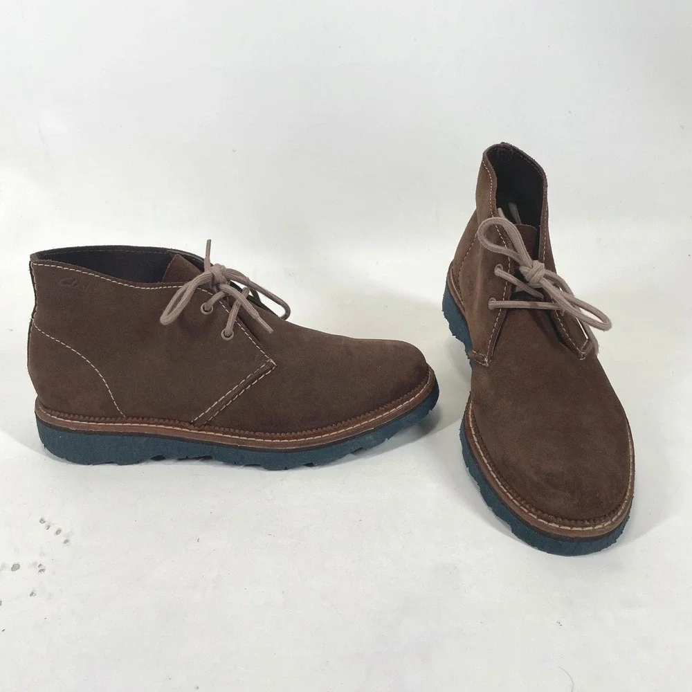 Clarks Mens 8M Brown Suede Desert Chukka Boots XL ExtraLight Sole 26104055